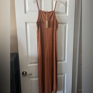 Plisse dress NWOT